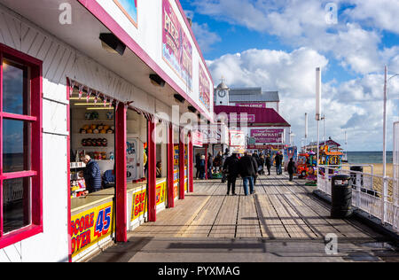 Vergnügungen in Great Yarmouth Pier in Yarmouth, Norfolk am 28. Oktober 2018 Stockfoto