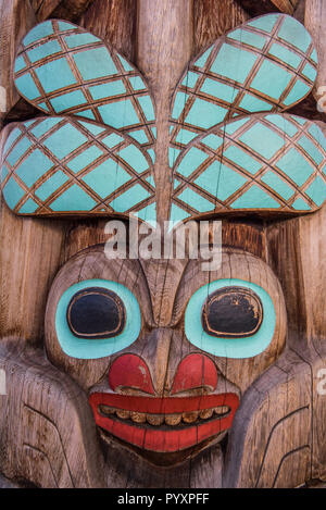 Geschichte von zwei Brüder Totem Pole, Jasper NP, Alberta, Kanada, von Bruce Montagne/Dembinsky Foto Assoc Stockfoto