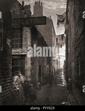 Alte Vennel, High Street, Glasgow, Schottland in den 1870er Jahren. Foto von der Alten schließt und Straßen von Glasgow, der Schottischen Fotograf Thomas Annan 1829-1887. Stockfoto