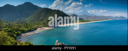 Luftaufnahme von Cirali entfernt vom antiken Olympos Ufer, Antalya, Türkei. Stockfoto