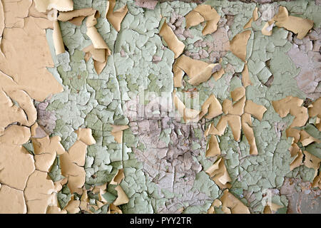 Abgeschabte alte Farbe an der Wand, Deutschland Stockfoto