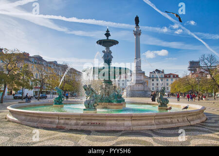 Lissabon, Portugal, 27. Oktober, 2017: berühmten Rossio Platz Brunnen in Lissabon Stockfoto