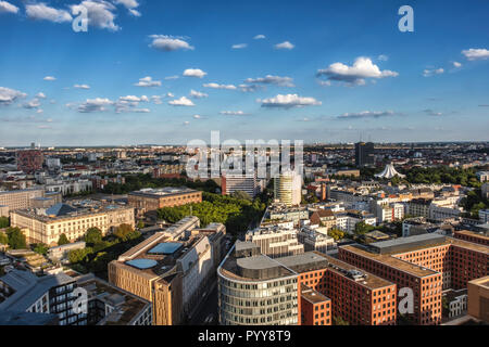 Berlin-Mitte, Potsdamer Platz. Luftbild vom Panoramapunkt Aussichtsplattform der Kollhoff Tower. Stockfoto
