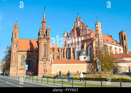 Gotische Kirche der Heiligen Anna und die Kirche des heiligen Franziskus und der heiligen Bernard (auch als Bernardine Kirche bekannt) ist eine römisch-katholische Kirche in der Altstadt Stockfoto