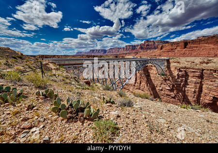 Navajo Bridge, Marble Canyon und Vermillion Cliffs, Arizona, USA, Nordamerika Stockfoto