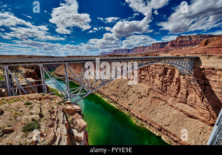 Navajo Bridge, Marble Canyon und Vermillion Cliffs, Arizona, USA, Nordamerika Stockfoto