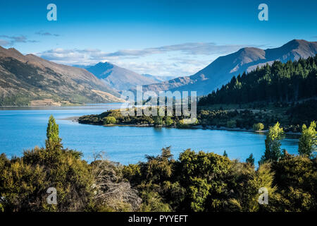 Das ruhige Wasser des Lake Wanaka in Neuseeland Stockfoto