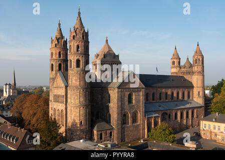 Worms, Dom St. Peter, Blick von Nordosten vom Turm der Dreifaltigkeitskirche Stockfoto