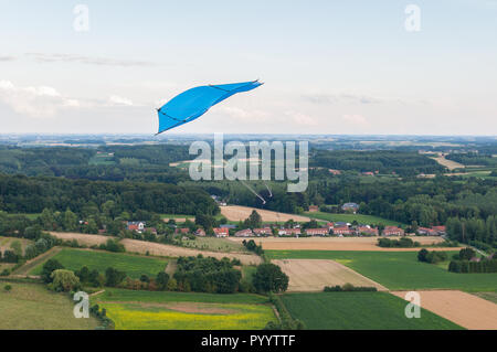 Luftbild der Rokkaku dako (六角凧) ist ein traditionelles 6-seitig Japanischen fighter Kite. Die Struktur ist ein vertikal gestreckt Sechskantschraube mit einem vier-p Stockfoto