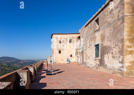 Palmela, Portugal. Casa Capelo Haus innerhalb des Castelo de Palmela Schloss. Stockfoto