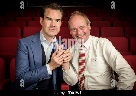 Aufzeichnung von BBC Radio 4 Museum der Neugier jährliche Lager Christmas Special 2018 - John Lloyd, Jimmy Carr, Stockfoto