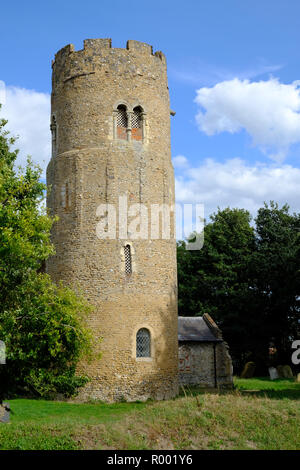 Der runde Turm der Thorpe-für-Haddiscoe Kirche in Norfolk, Großbritannien Stockfoto