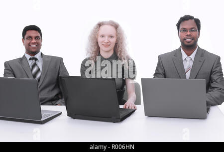 Erfolgreiche Business Team arbeiten mit Laptop. isoliert auf weißem Stockfoto