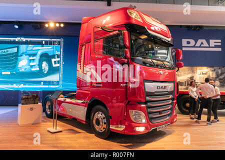 HANNOVER, Deutschland - 27.September 2018: Neue DAF FT XF 530 SSC Zugmaschine Lkw auf der Hannover IAA Nutzfahrzeuge Motor Show präsentiert. Stockfoto