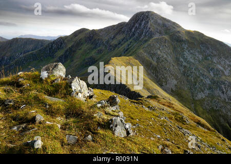 Sgurr Fuharan, auf dem Grat der fünf Schwestern von kintail. Glen Sheil. Schottland Stockfoto