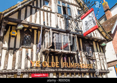 Ye Olde Pumphouse Inn, George Street, Hastings, East Sussex, England Stockfoto