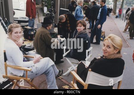Tout Va Bien, auf s'en va - Frankreich Jahr: 2000 Regie: Claude Mourieras Sandrine Kiberlain, Miou Miou, Natacha Regnier schießen Bild Stockfoto