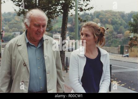 Tout Va Bien, auf s'en va - Frankreich Jahr: 2000 Regie: Claude Mourieras Michel Piccoli, Natacha Regnier Stockfoto