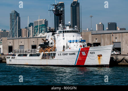 Küstenwache Boot Schiff Dock, Hafen von San Diego, San Diego, Kalifornien. Stockfoto