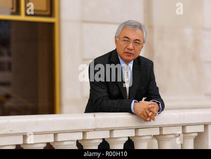 Im Alter von Asian Business Mann in Gläser Stockfoto