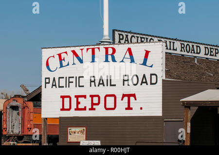 Central Pacific Rail Train Depot, Old Sacramento State Historic Park, alte historische Zentrum von Sacramento, Sacramento, Kalifornien. Stockfoto