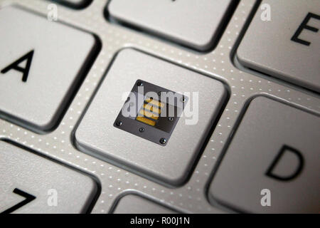 Taste auf der Tastatur mit Musik Lautsprecher Hochtöner Symbol, in der Nähe Stockfoto