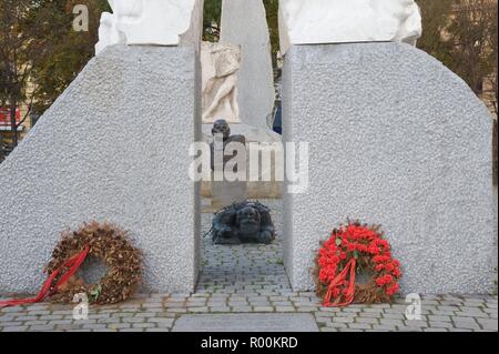 Wien, Alfred Hrdlicka, Mahnmal gegen Krieg und Naturwissenschaft, Albertinaplatz - Wien, Alfred Hrdlicka, Mahnmal gegen Krieg und Faschismus, Albertinaplatz Stockfoto