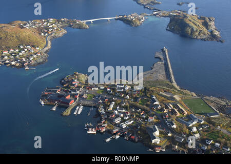 Blick auf Reine vom Reinebringen, Lofoten, Norwegen Stockfoto