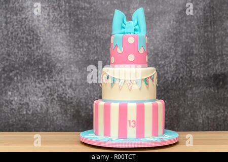 Hausgemachte Neuheit birthday cake Stockfoto