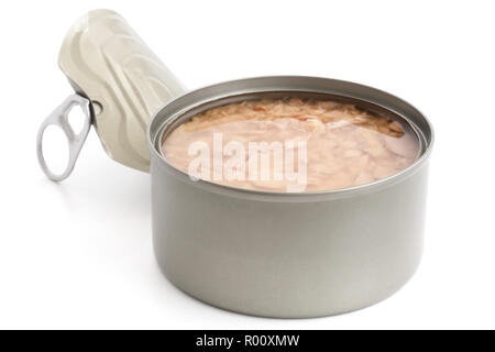Öffnen können mit Deckel teilweise lösen. Thunfisch in Salzlake. Stockfoto