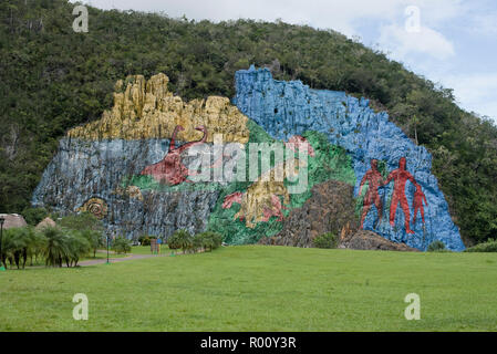 Wandbild von der Prähistorica in Vinales, Kuba. Stockfoto