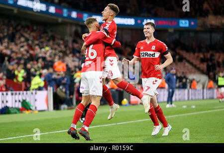 Middlesbrough ist Lewis Flügel (links) feiert zählenden erste Ziel seiner Seite des Spiels mit Teamkollege Marcus Tavernier während der carabao Schale, Vierte Runde im Riverside Stadium, Middlesbrough. Stockfoto