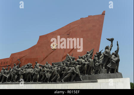 Pjoengjang, Nordkorea, Gruppe von Figuren an der Mansudae Monument Stockfoto