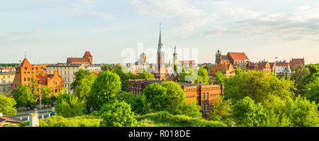 Selten gesehen Toruń Altstadt Panorama vom Norden in der Goldenen Stunde Licht gesehen. Stockfoto