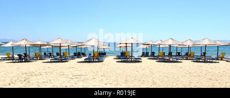 Einen noch leeren Strand in Griechenland warten auf die touristische Saison Stockfoto