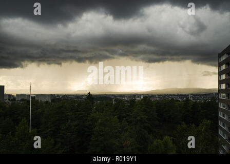 Schwere Sommer Regen in Oslo, Norwegen. Stockfoto