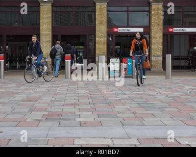 CAMBRIDGE, UK - ca. Oktober 2018: Bahnhof Cambridge Stockfoto