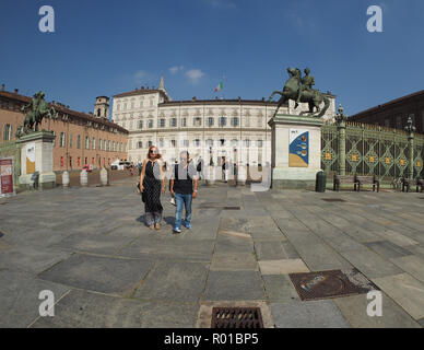 TURIN, Italien - ca. September 2018: Die Piazza Castello mit fisheye Objektiv gesehen Stockfoto