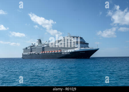 Der Holland America Koningsdam Segel in der Karibik Stockfoto