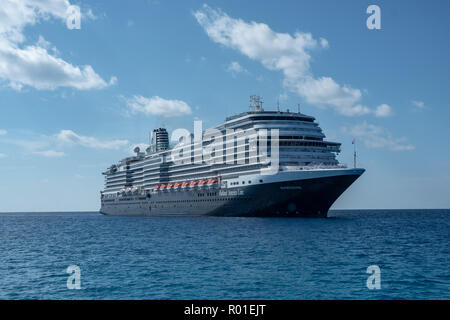 Der Holland America Koningsdam Segel in der Karibik Stockfoto