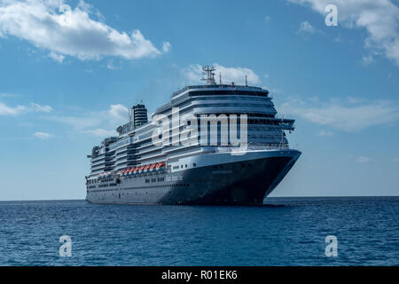 Der Holland America Koningsdam Segel in der Karibik Stockfoto