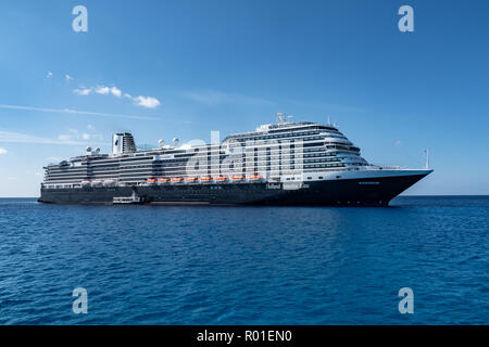 Der Holland America Koningsdam Segel in der Karibik Stockfoto