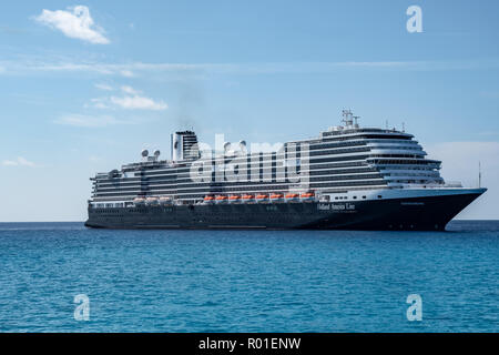 Der Holland America Koningsdam Segel in der Karibik Stockfoto