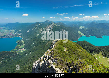 Blick vom Herzogstand in den benediktinischen Wand und Jochberg, See Kochel, den Walchensee, Oberbayern, Bayern, Deutschland Stockfoto