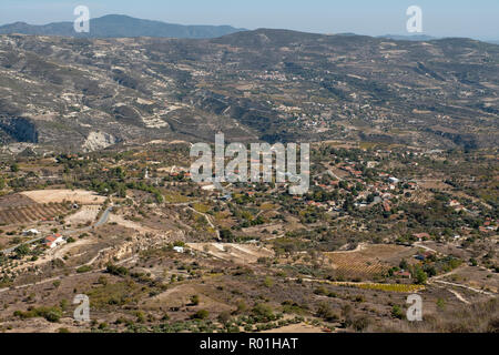 Blick auf die Voralpen und Troodos Gebirge, Zypern. Stockfoto