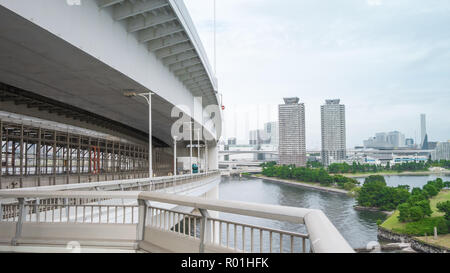 Rainbow Promenade von Rainbow Bridge. Es ist ein Weg, sie können die Brücke zu Fuß von Shibaura Kreuz nach Odaiba. Stockfoto