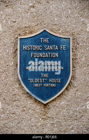 Die Plakette markiert das "Älteste Haus" in den USA - die De Vargas Street House in Santa Fe, New Mexico Stockfoto
