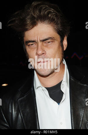 Benicio Del Toro Ankunft in der Stadt der Sünde Premiere auf der Nationalen Mann Theater in Los Angeles. März 28, 2005.05 DelToroBenicio 042 Red Carpet Event, Vertikal, USA, Filmindustrie, Prominente, Fotografie, Bestof, Kunst, Kultur und Unterhaltung, Topix Prominente Fashion/Vertikal, Besten, Event in Hollywood Leben - Kalifornien, Roter Teppich und backstage, USA, Film, Stars, Film Stars, TV Stars, Musik, Promis, Fotografie, Bestof, Kunst, Kultur und Unterhaltung, Topix, headshot, vertikal, eine Person aus dem Jahr 2005, Anfrage tsuni@Gamma-USA.com Stockfoto