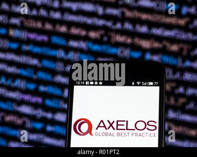 Kiew, Ukraine. 31 Okt, 2018. AXLOS Global Best Practice Logo auf dem Smartphone angezeigt. AXLOS ist es, Fachleute in Projekt Management, IT Service Management und cyber Widerstandsfähigkeit effektiver mit Best-practice-Zertifizierungen und Anleitung. Quelle: Igor Golovniov/SOPA Images/ZUMA Draht/Alamy leben Nachrichten Stockfoto