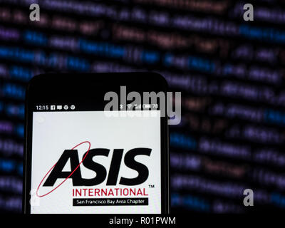 Kiew, Ukraine. 31 Okt, 2018. ASIS internationale Berufsorganisationen Firmenlogo auf dem Smartphone angezeigt. ASIS International ist eine professionelle Organisation für Sicherheitsexperten. Es gibt verschiedene Zertifizierungen, Standards und Richtlinien für die Sicherheit Beruf. Quelle: Igor Golovniov/SOPA Images/ZUMA Draht/Alamy leben Nachrichten Stockfoto